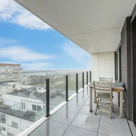 Spacious New-build With Large Terrace * ميدل كيرك